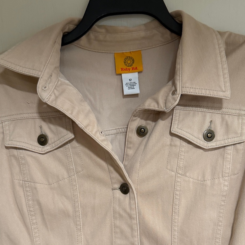 Women's RUBY RD Tan Denim Jacket Size 12 - Picture 3 of 6